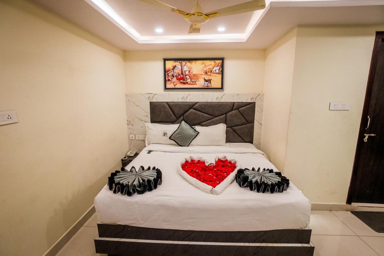 Hotel Parameshwara Luxury Awaits Vijayawāda Exterior foto